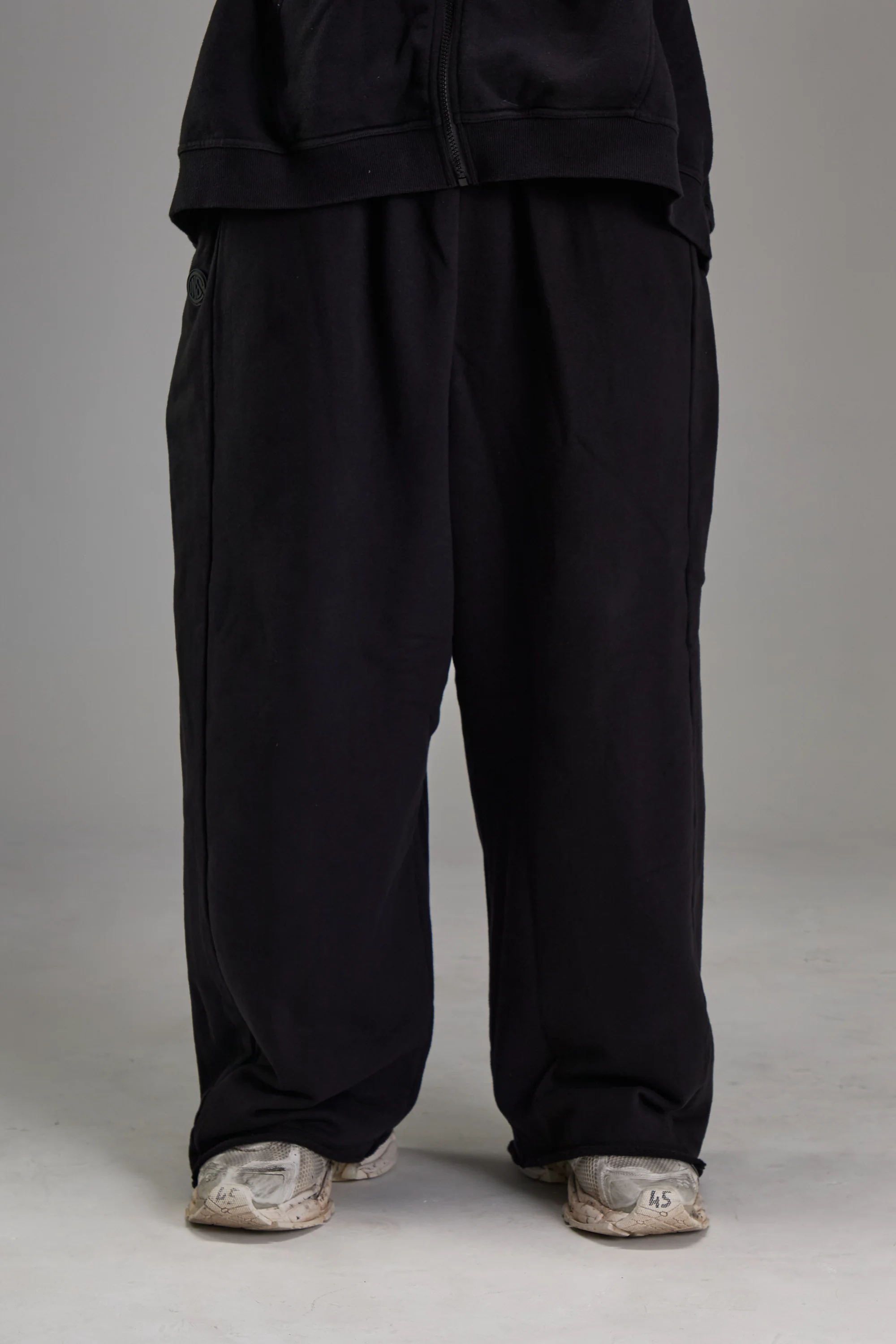 Pitch Black Heavyweight Sweatpants - Image 3