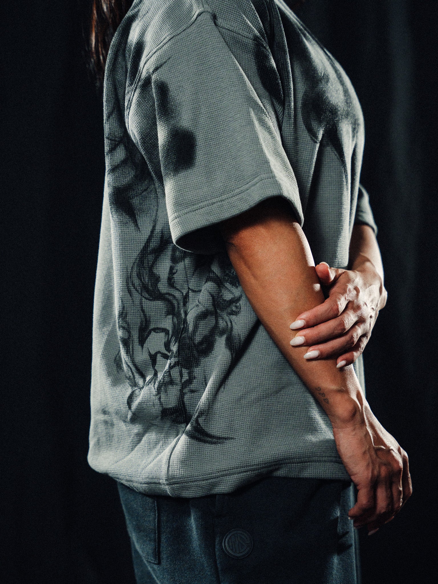 Smoked Out Gray in Black Pump Cover - Image 8